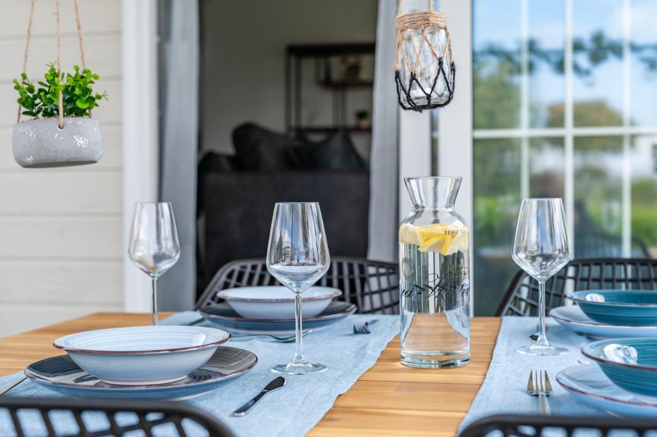 Luxe 5-Persoons Chalet Op Familiecamping Baarland Zewnętrze zdjęcie