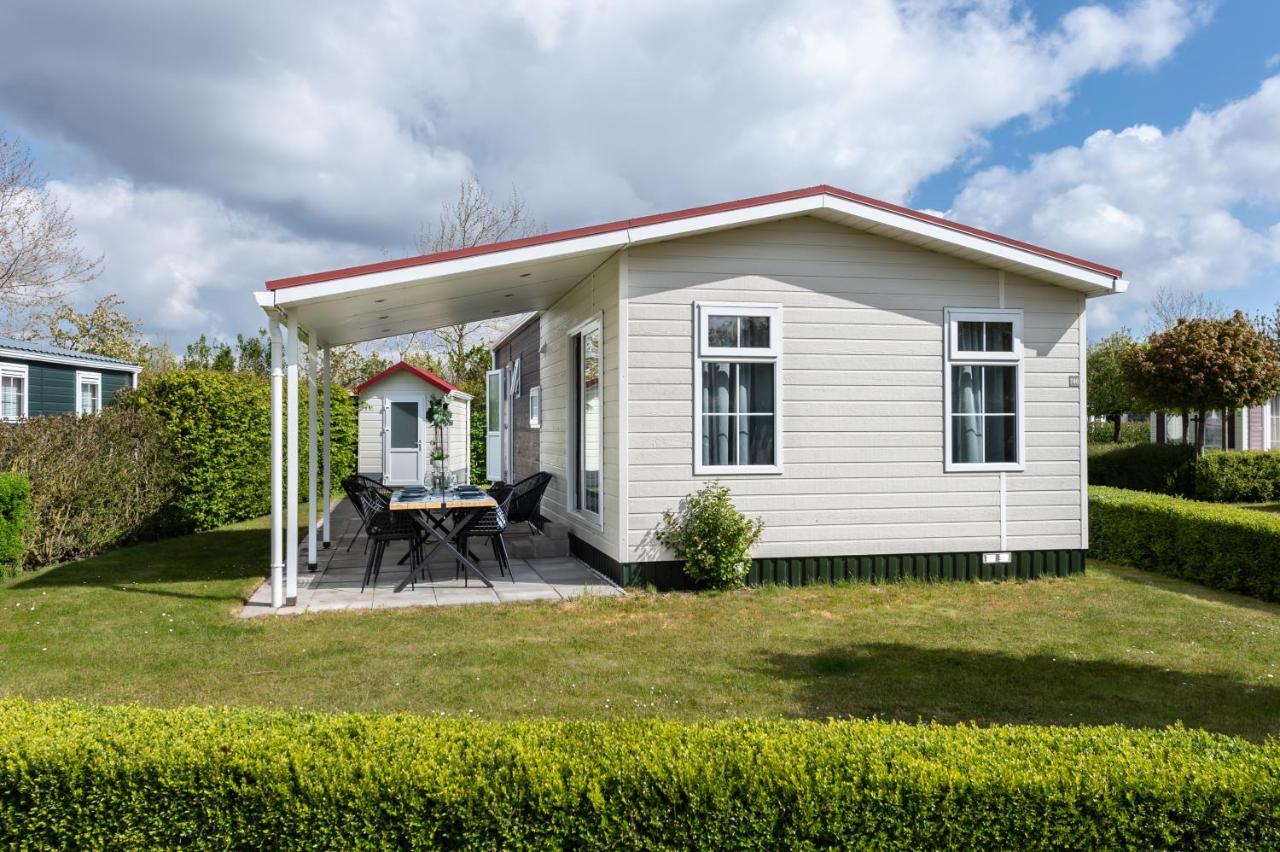 Luxe 5-Persoons Chalet Op Familiecamping Baarland Zewnętrze zdjęcie